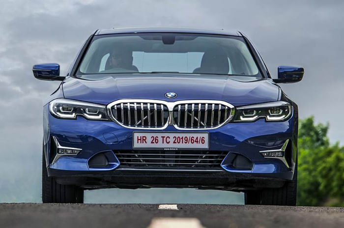 Skoda Superb L&K vs BMW 330i: which to buy? BMW 3 Series front quarter